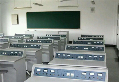 物理實(shí)驗(yàn)臺(tái)